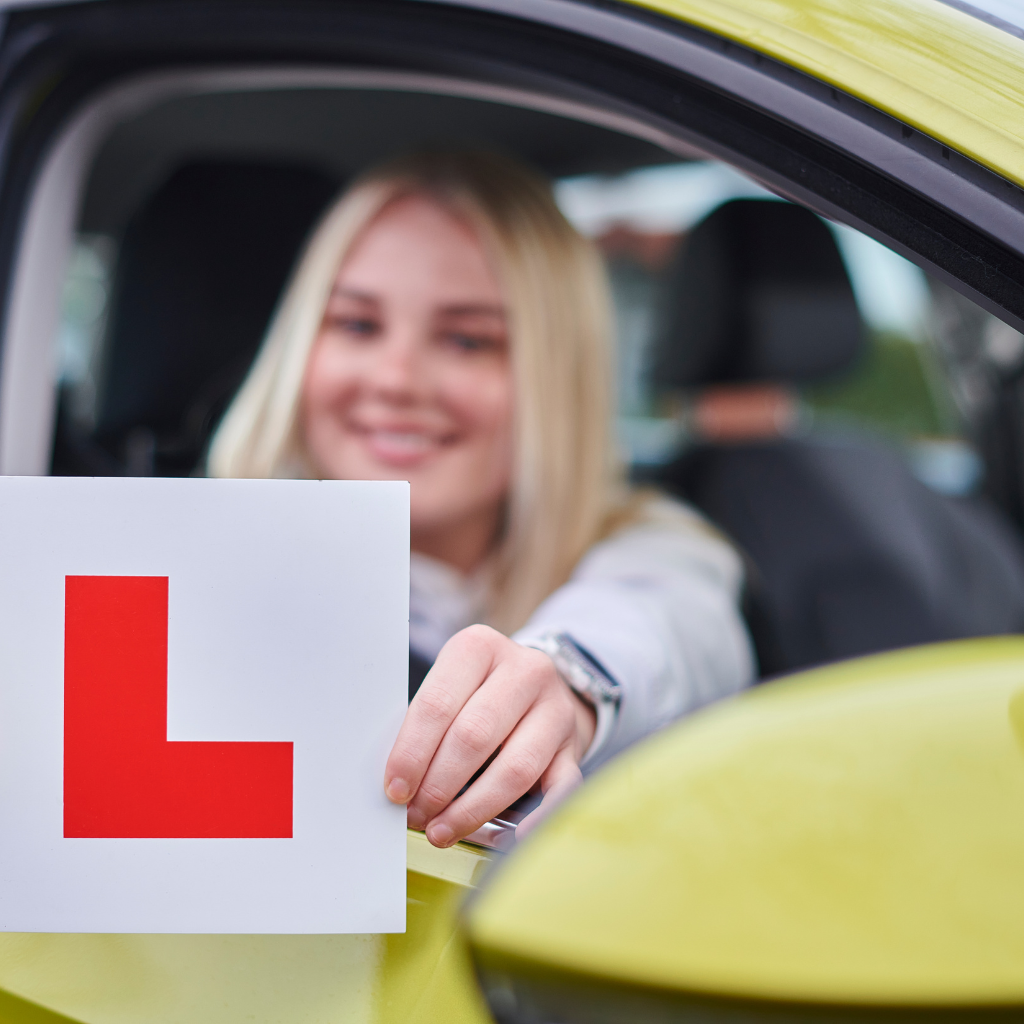 Expert Driving Lessons Wirral: qualified instructors, lessons for beginners, flexible bookings, and package deals. Book now and succeed.